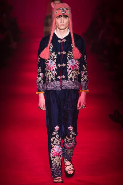 Look 2